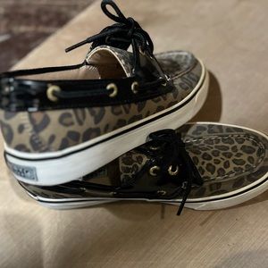 Womens size 6 Sperry Top Siders (cheetah print)